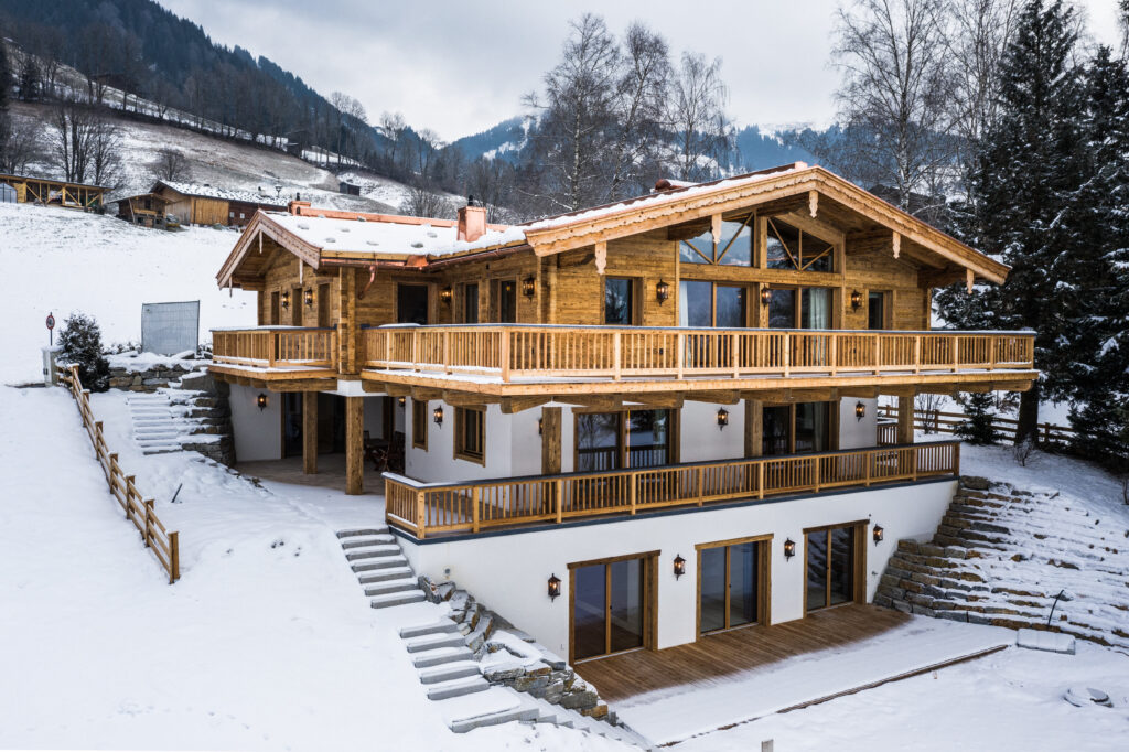 Außenansicht Einfamilienhaus in Kitzbühel gebaut von Generalunternehmer LW-Immo