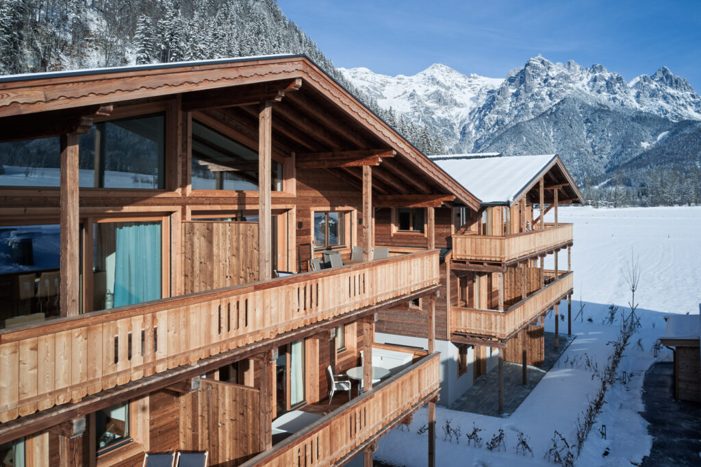 Nahaufnahme Außenansicht Apartmenthaus in St. Ulrich am Pillersee gebaut von Generalunternehmer LW-Immo