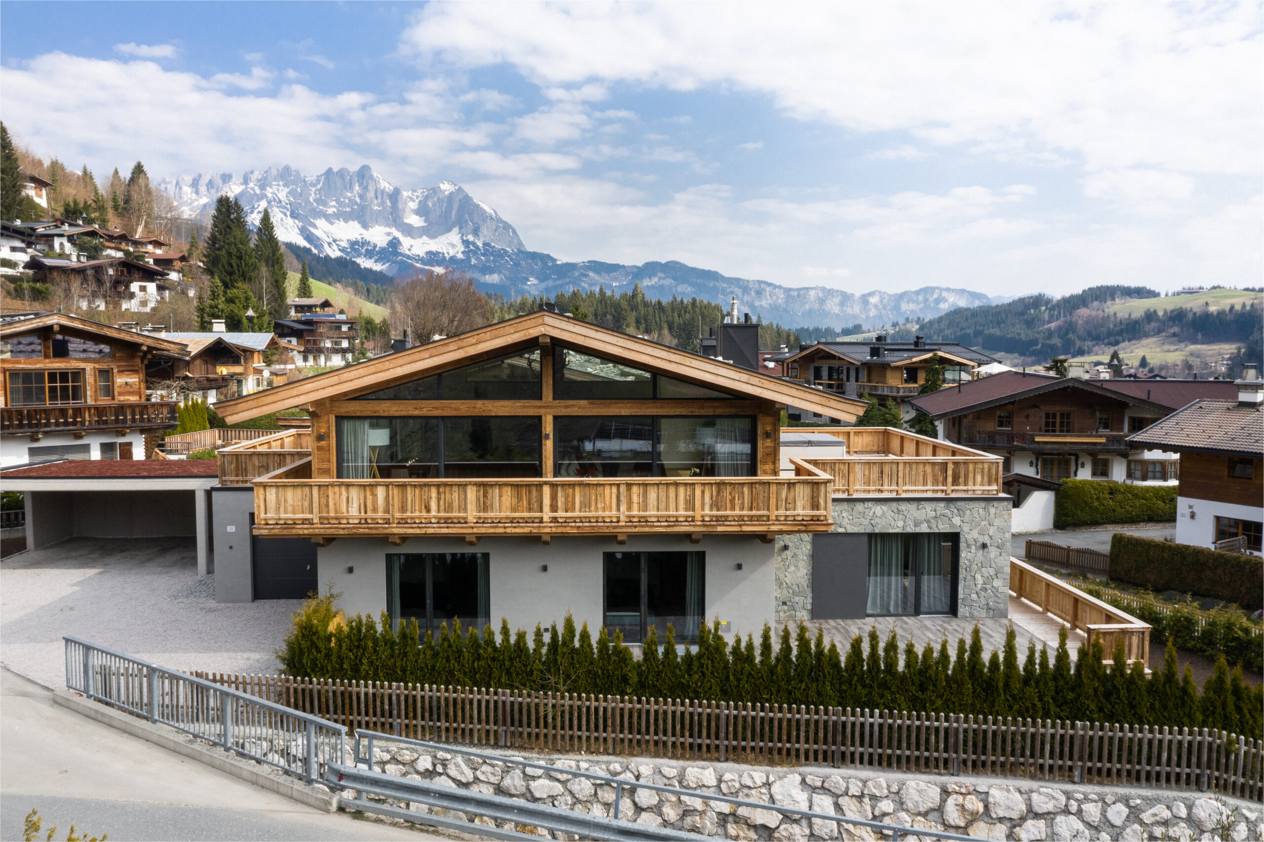 Außenansicht Einfamilienhaus in Reith bei Kitzbühel gebaut von Bauträger LW-Immo