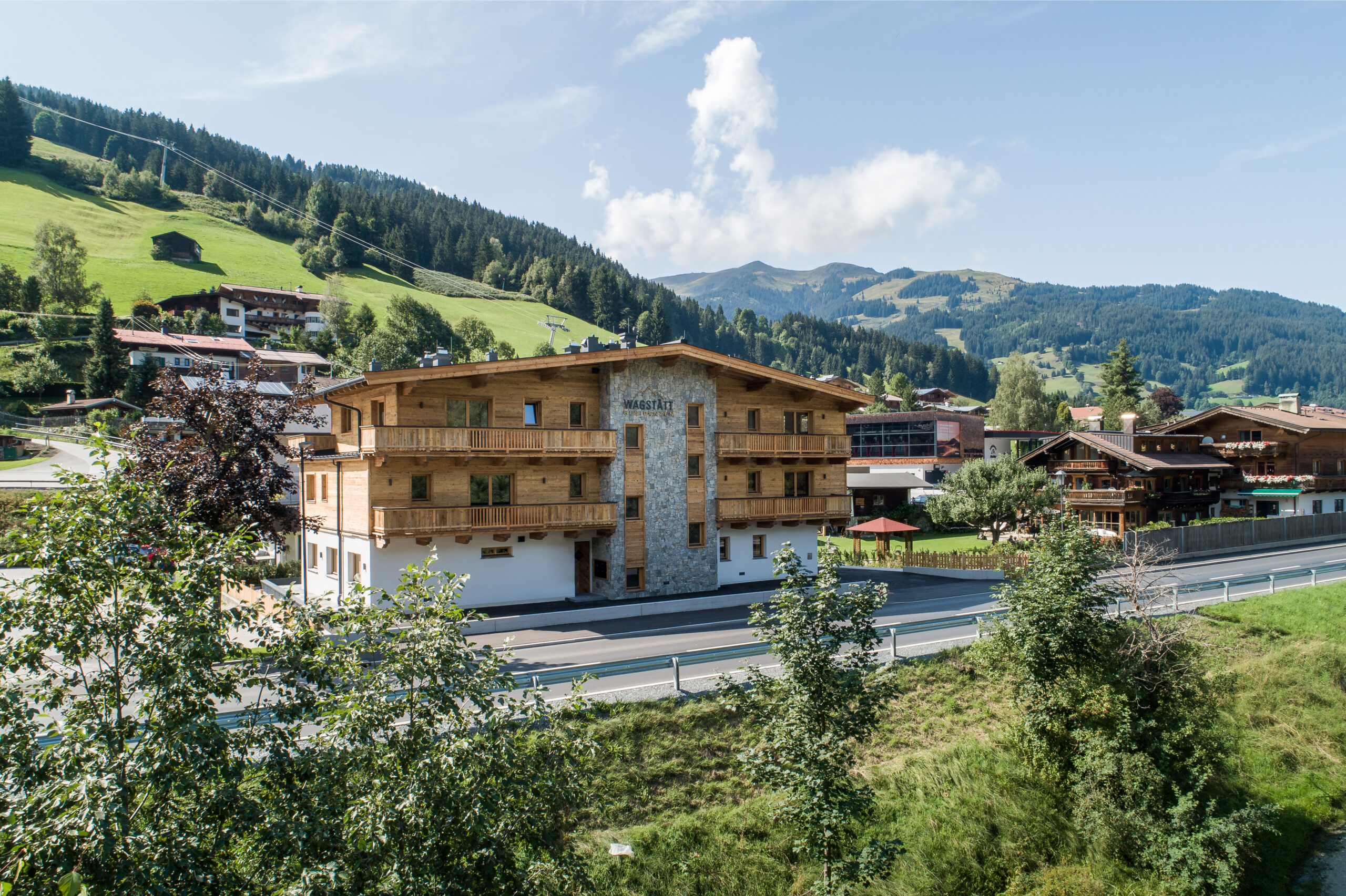 Gebäudeansicht Apartmenthaus in Kitzbühel gebaut von Generalunternehmer LW-Immo